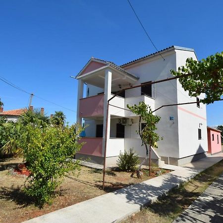 Apartments Petrovic Malinska Exterior photo